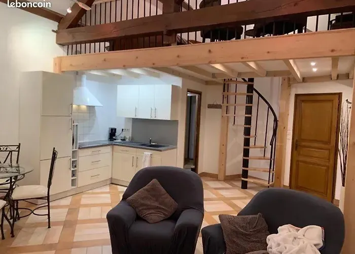 Maison Cosy Avec Piscine A Liffol-le-grand, 42 M²