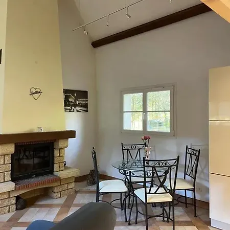 Semesterbostad Maison Cosy Avec Piscine A Liffol-le-grand, 42 M²