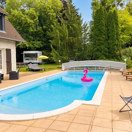 別荘 Maison Cosy Avec Piscine A Liffol-le-grand, 42 M² *