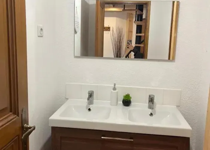 Maison Cosy Avec Piscine A Liffol-le-grand, 42 M²