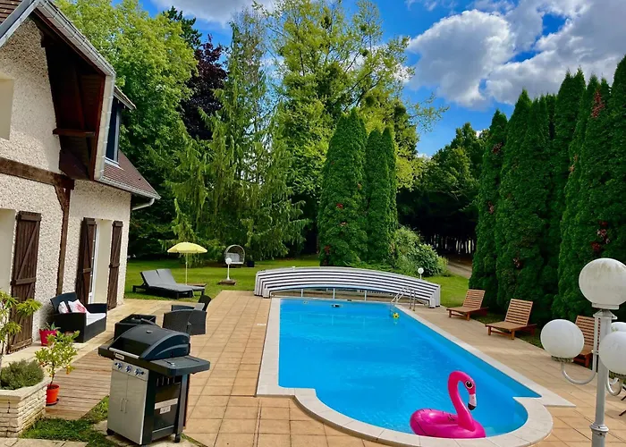 Prázdninový dům Maison Cosy Avec Piscine A Liffol-le-grand, 42 M² Liffol-le-Grand